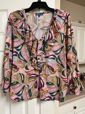 Democracy Multicolor Ruffle V-Neck Leaf Print Blouse